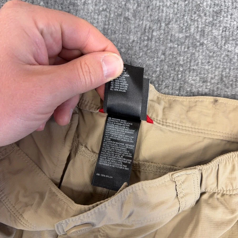 The North Face Shorts Mens Large Khaki Nylon Cargo Pockets Travel Outdoor Hiking